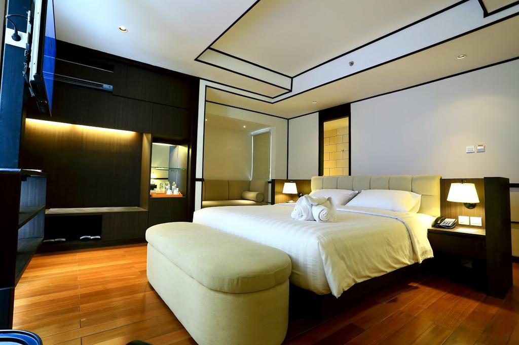 Namin Dago Hotel Bandung Exterior photo