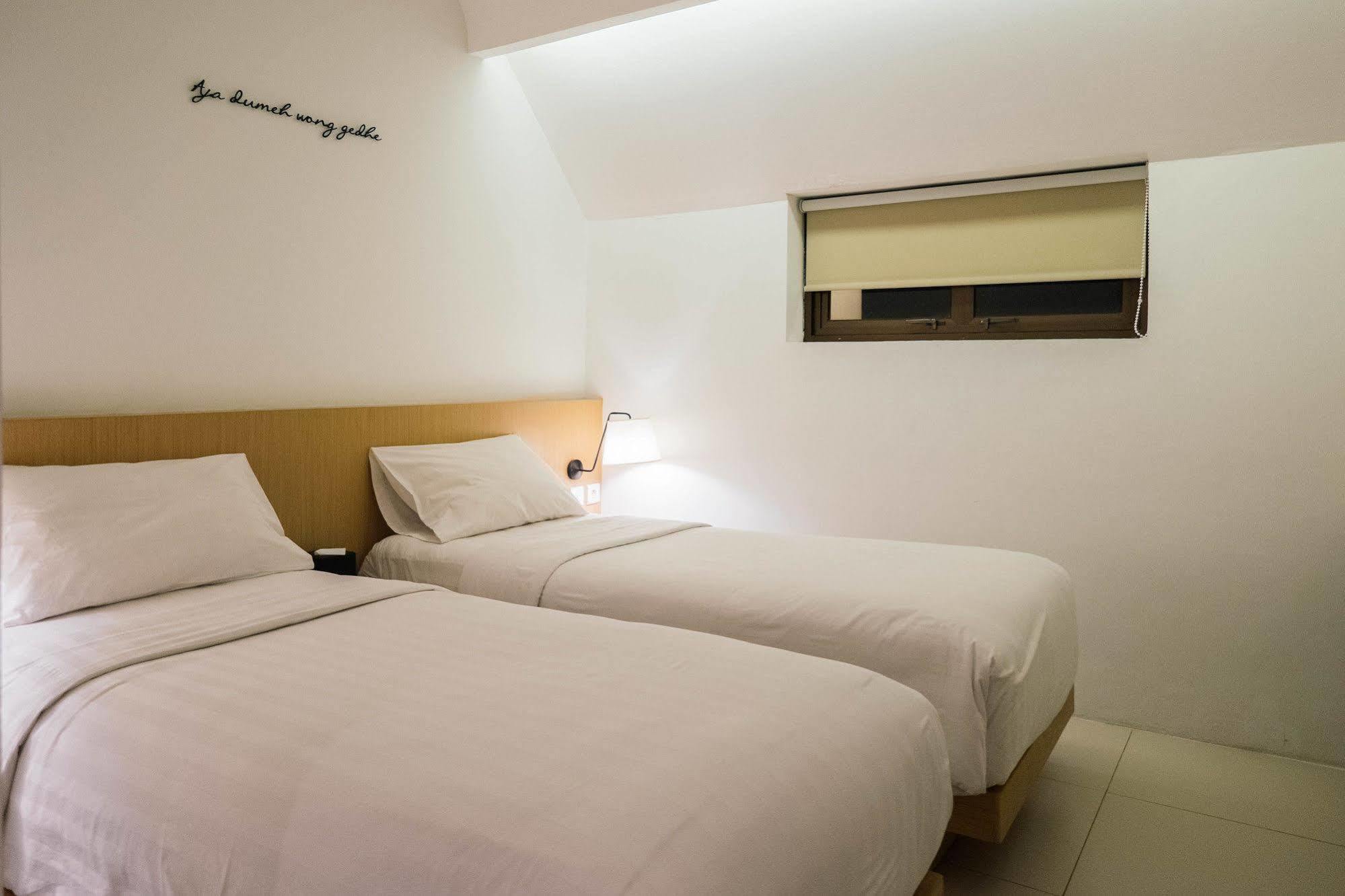 Namin Dago Hotel Bandung Exterior photo