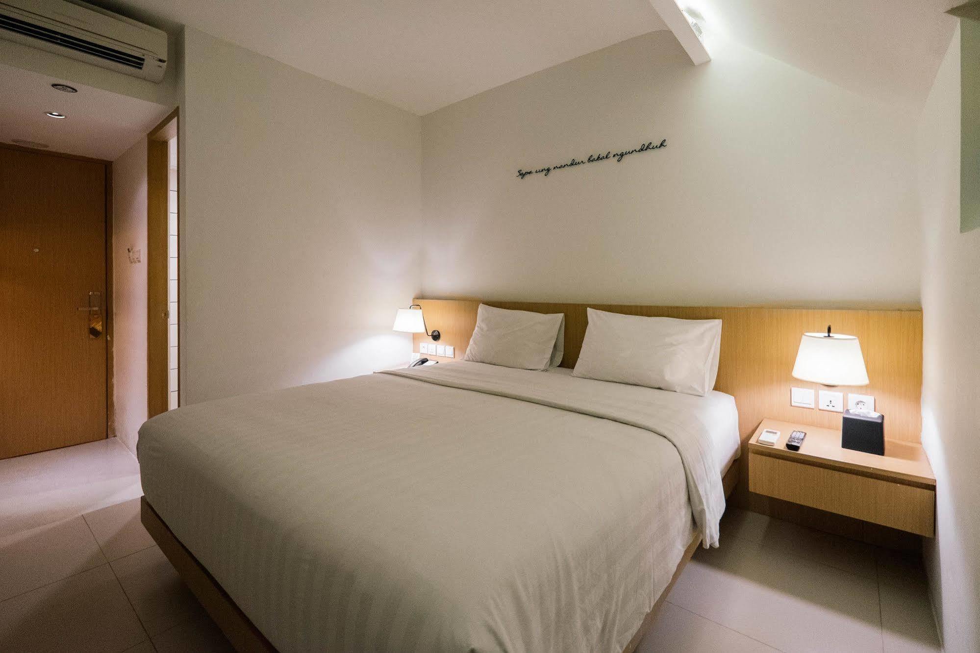 Namin Dago Hotel Bandung Exterior photo