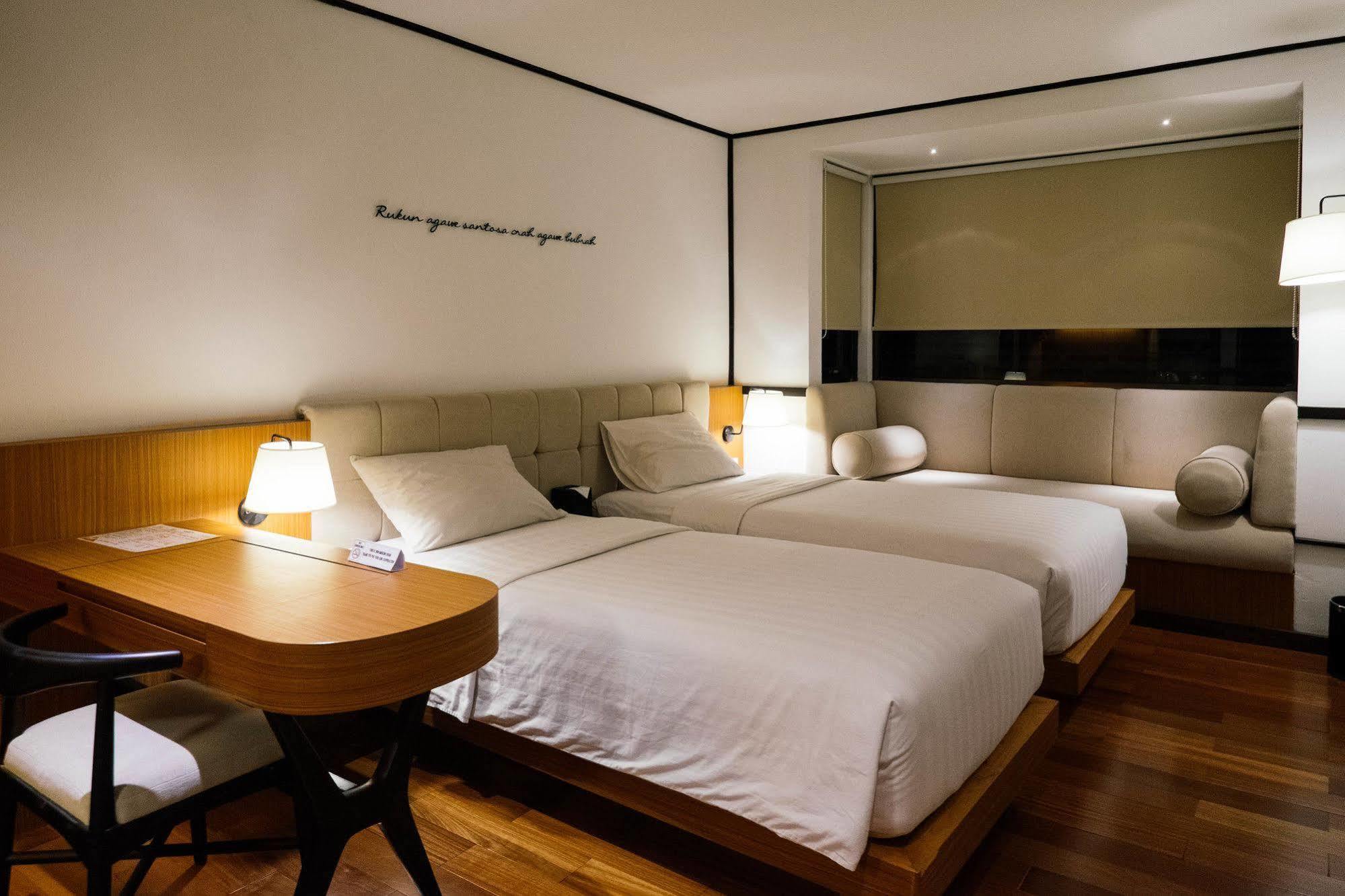 Namin Dago Hotel Bandung Exterior photo